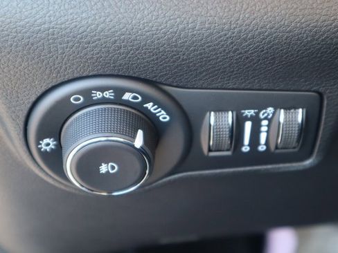 New 2026 Jeep Compass Latitude image 7