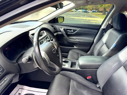 Used 2017 Nissan Altima 2.5 SR w/ Midnight Edition Package image 21