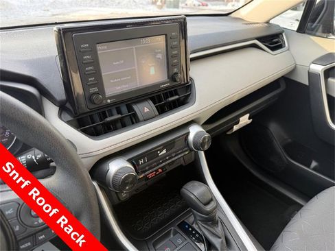 Used 2020 Toyota RAV4 XLE image 25