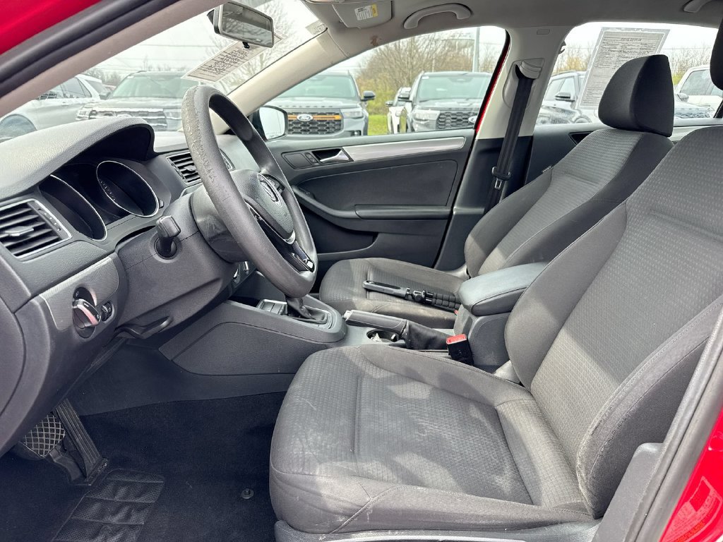 Used 2015 Volkswagen Jetta SE FWD image 18