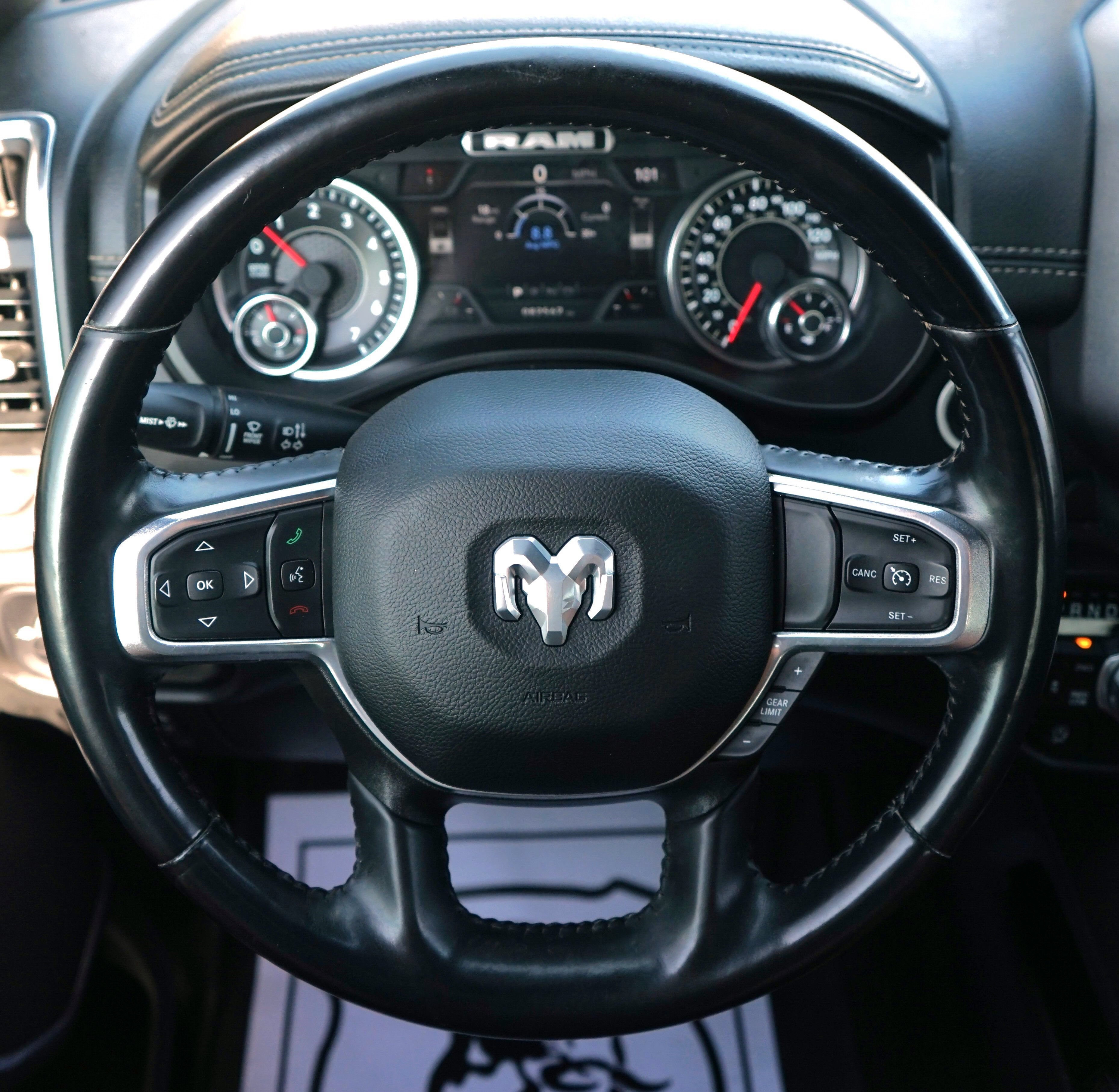 Used 2023 RAM 1500 Laramie AWD/4WD image 18