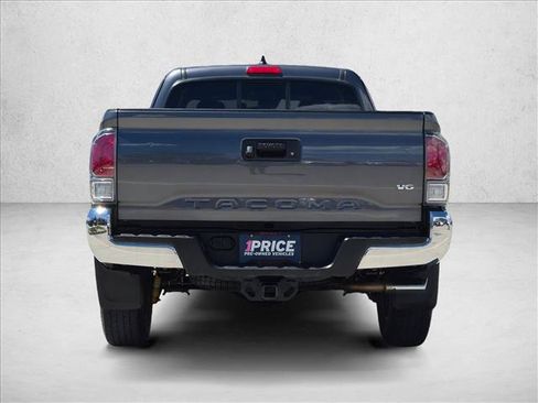 Used 2022 Toyota Tacoma TRD Off-Road AWD/4WD image 7