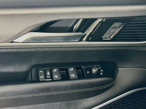 New 2026 Jeep Grand Wagoneer 4WD image 18