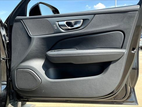 Certified 2024 Volvo V60 B5 Cross Country Plus image 25