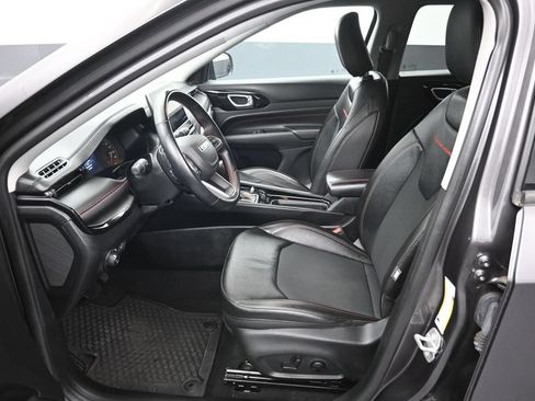 Used 2022 Jeep Compass Trailhawk w/ Trailhawk Convenience Group AWD/4WD image 9
