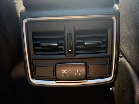 Used 2024 Subaru Forester Premium image 15