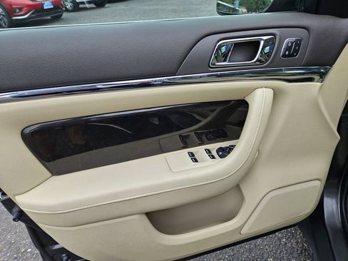 Used 2015 Lincoln MKS AWD w/ Equipment Group 101A image 17