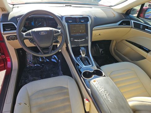 Used 2015 Ford Fusion SE image 15