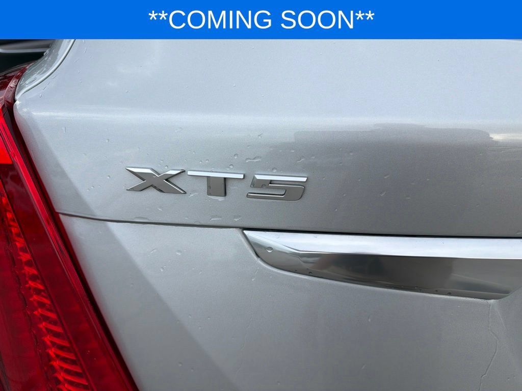 Used 2019 Cadillac XT5 Premium Luxury w/ Driver Assist Package AWD/4WD image 17