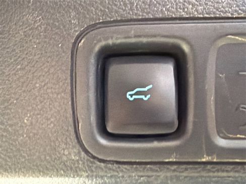 Used 2024 Ford Expedition XLT image 20