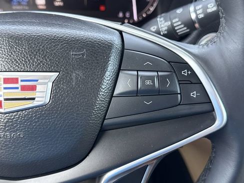 Used 2017 Cadillac XT5 Premium Luxury image 19