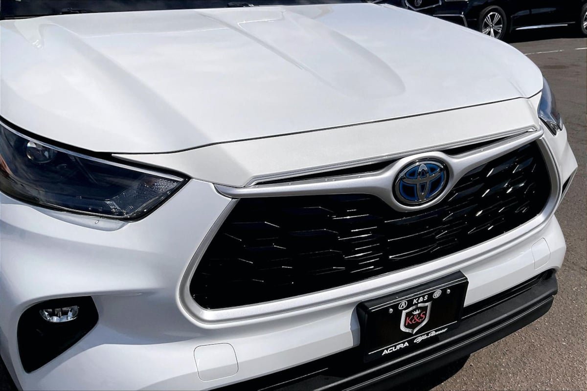 Used 2022 Toyota Highlander XLE AWD/4WD image 28