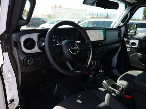 Used 2024 Jeep Wrangler Unlimited Sport AWD/4WD image 16