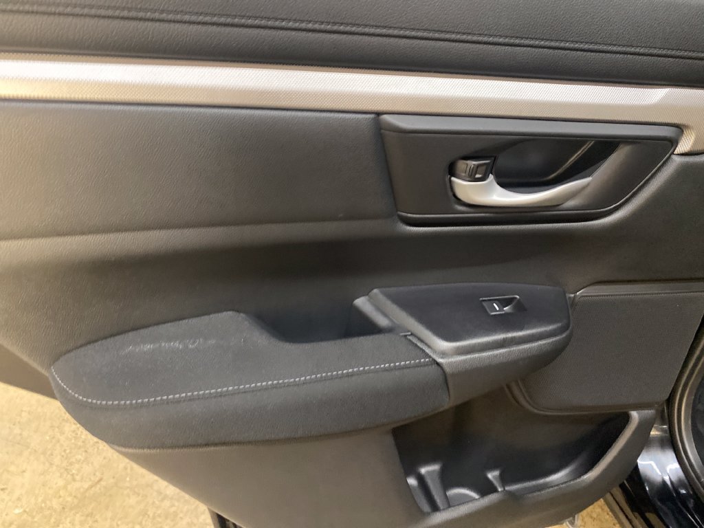 Used 2019 Honda CR-V LX image 12