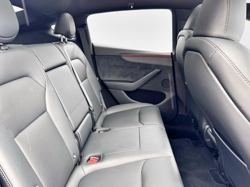 Used 2026 Tesla Model Y 2WD image 19