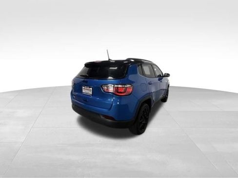 Used 2023 Jeep Compass Latitude w/ Sun and Sound Group AWD/4WD image 7
