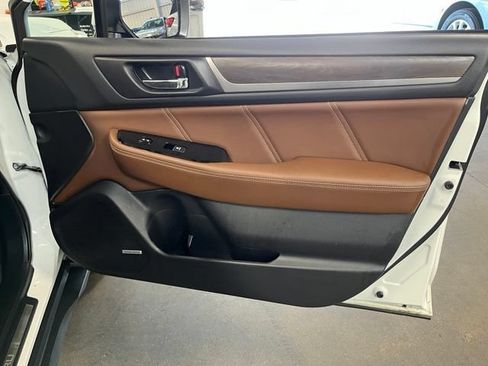 Used 2017 Subaru Outback 2.5i Touring AWD/4WD image 13