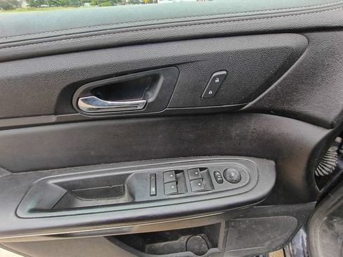 Used 2017 Chevrolet Traverse LT w/ Style and Technology Package FWD image 18