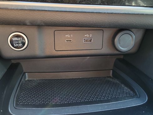 Used 2023 Nissan Rogue S AWD/4WD image 30