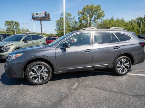 Used 2022 Subaru Outback Limited AWD/4WD image 3