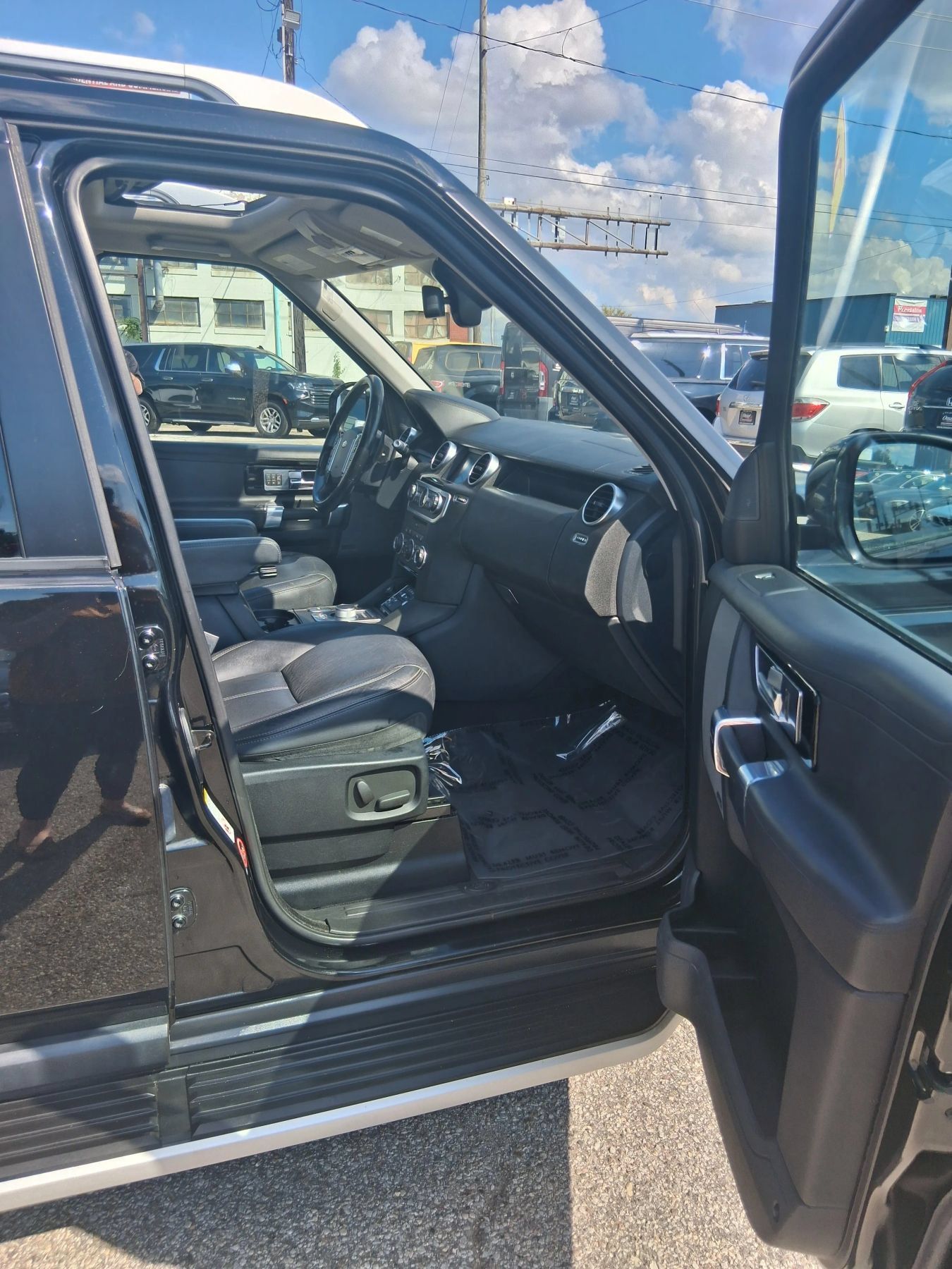 Used 2016 Land Rover LR4 HSE LUX AWD/4WD image 24