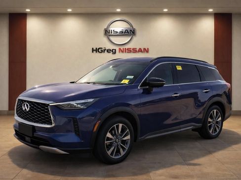 Used 2023 INFINITI QX60 Luxe w/ Cargo Package FWD image 3