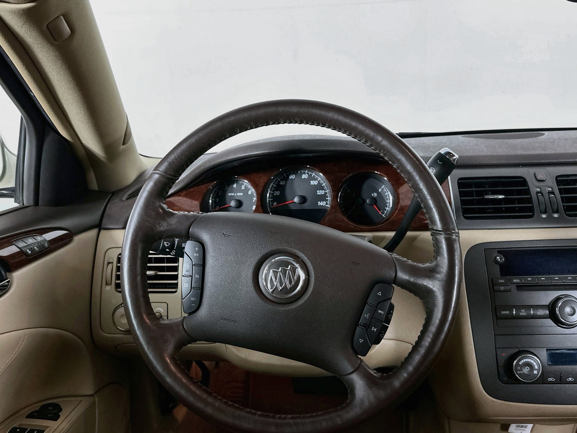 Used 2008 Buick Lucerne CXL w/ Luxury Package FWD image 17