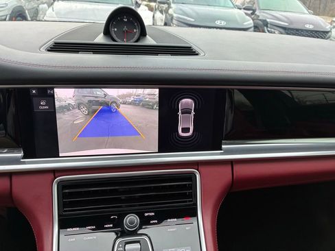 Used 2018 Porsche Panamera 4S image 38