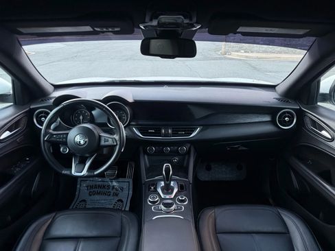 Used 2022 Alfa Romeo Stelvio Sprint image 30