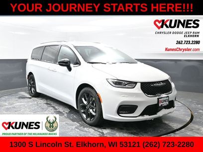 New 2026 Chrysler Pacifica Limited