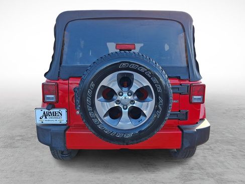 Used 2016 Jeep Wrangler Unlimited Sahara w/ Connectivity Group image 6