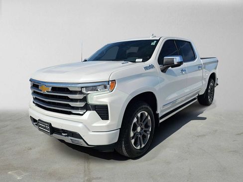 Used 2023 Chevrolet Silverado 1500 High Country w/ Technology Package AWD/4WD image 7