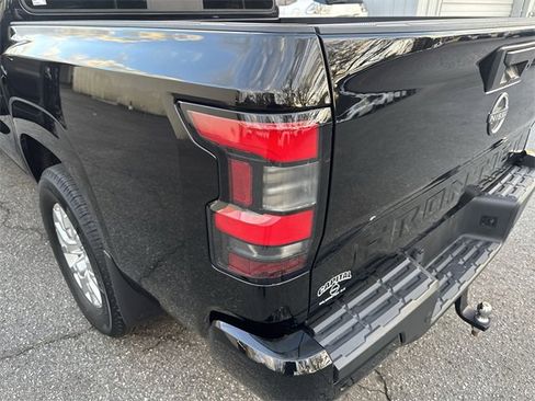 Used 2022 Nissan Frontier SV image 33