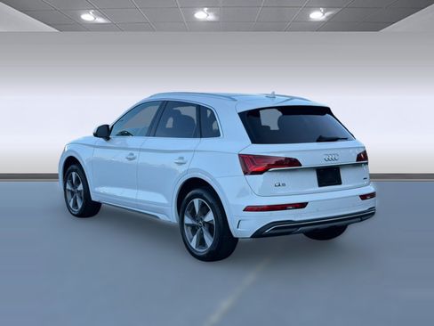 Used 2023 Audi Q5 2.0T Premium w/ Convenience Package AWD/4WD image 3