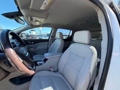 Used 2020 GMC Acadia SLE w/ Driver Convenience Package image 10