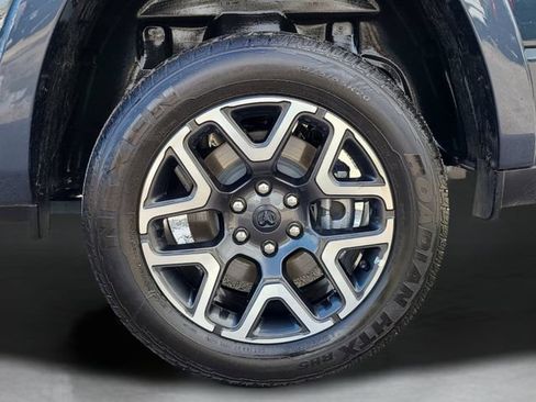 Used 2025 RAM 1500 Laramie AWD/4WD image 8
