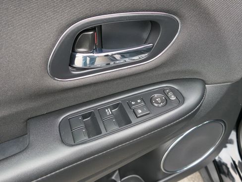 Used 2022 Honda HR-V EX image 11