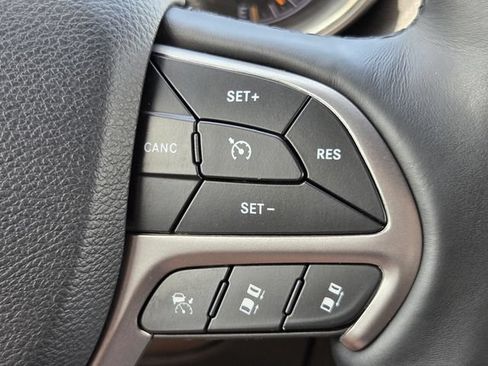 Used 2019 Jeep Grand Cherokee High Altitude AWD/4WD image 24