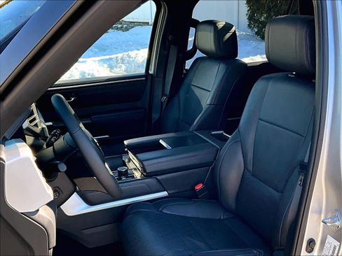 Used 2025 Toyota Sequoia Platinum image 10