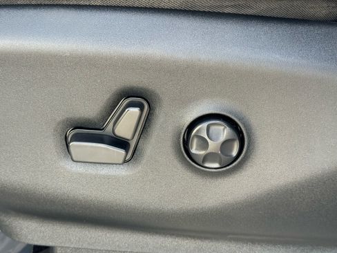 Used 2017 Chrysler Pacifica Touring-L Plus image 19