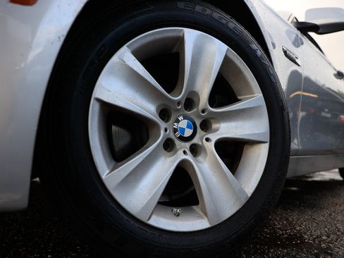 Used 2011 BMW 528i Sedan image 36