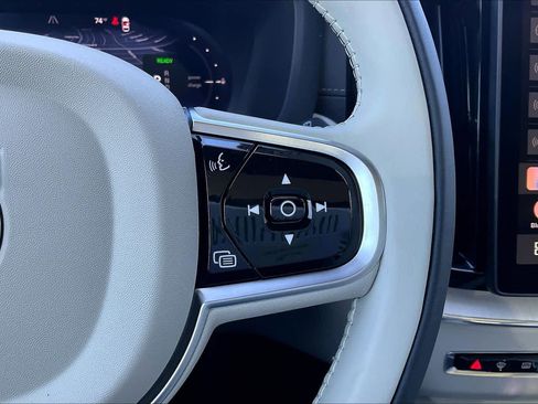 New 2026 Volvo XC60 T8 Ultra w/ Protection Package Premier image 18