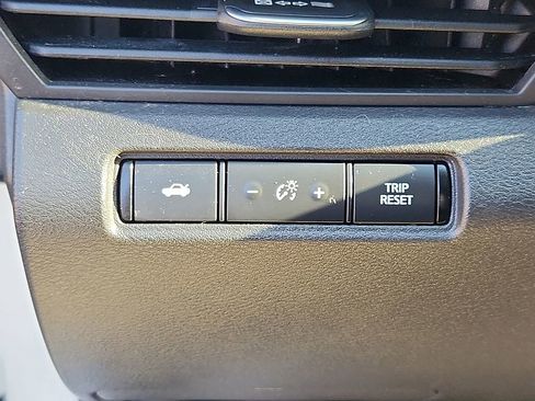 Certified 2023 Nissan Altima 2.5 SR w/ SR Premium Package image 27