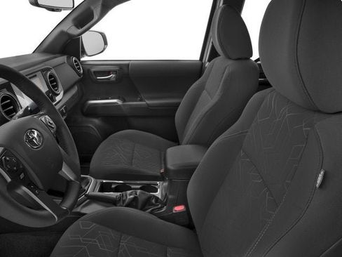 Used 2017 Toyota Tacoma TRD Off-Road w/ Tow Package (A/T) AWD/4WD image 12