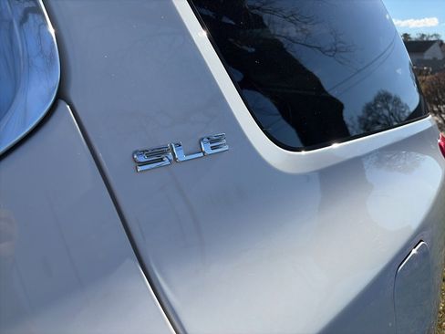 Used 2018 GMC Acadia SLE w/ Driver Alert Package I image 12