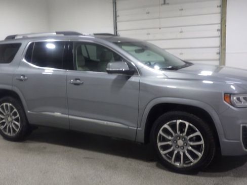 Used 2023 GMC Acadia Denali w/ Denali Ultimate Package AWD/4WD image 5