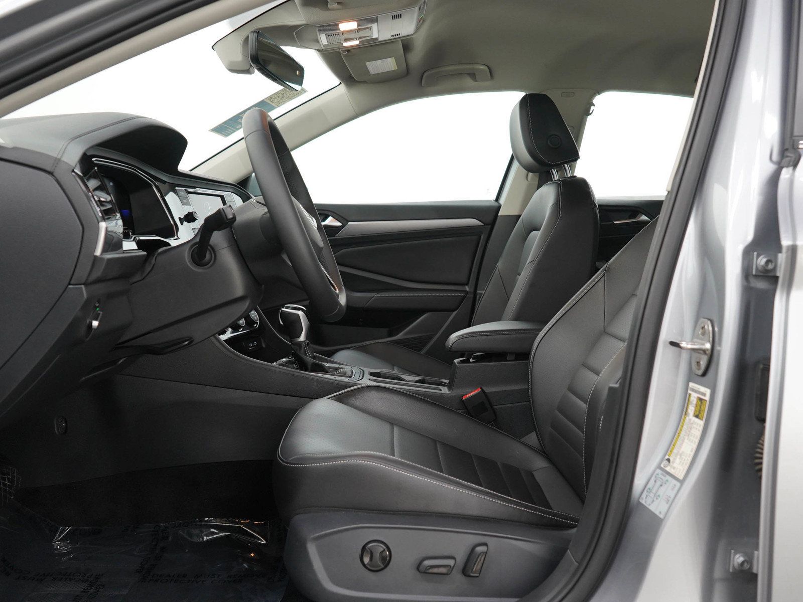 Used 2022 Volkswagen Jetta SE FWD image 21