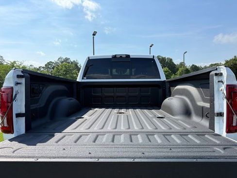 New 2026 RAM 2500 Laramie AWD/4WD image 30