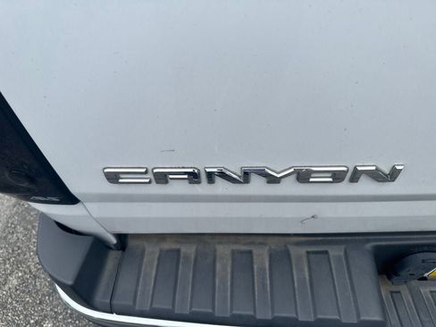 Used 2016 GMC Canyon SLT w/ Driver Alert Package AWD/4WD image 7