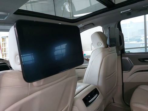 Certified 2024 Cadillac Escalade Sport Platinum image 16